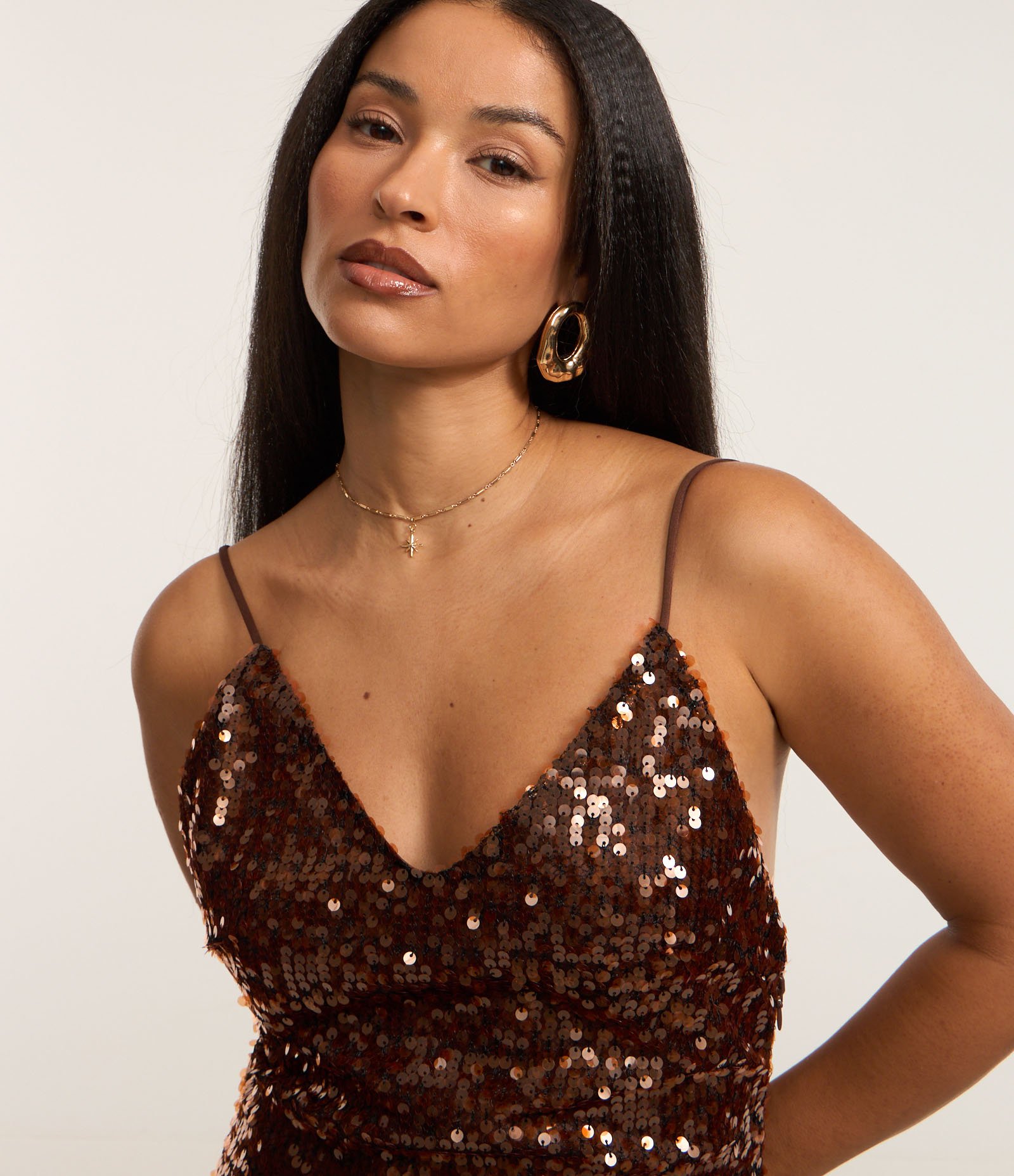 Vestido New Midi em Paetê com Alças Finas Marrom 4