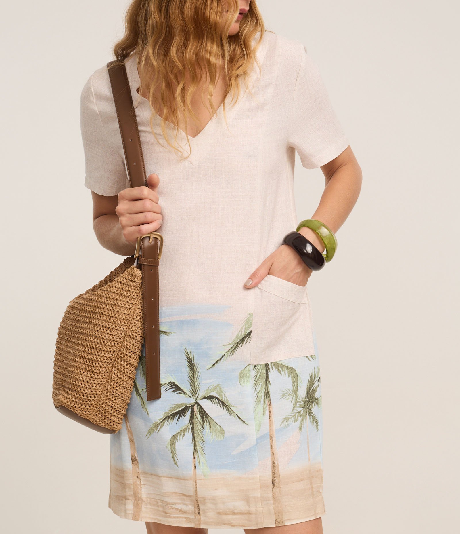 Vestido T-Shirt em Viscolinho com Estampa Paisagem e Coqueiros Off White 4