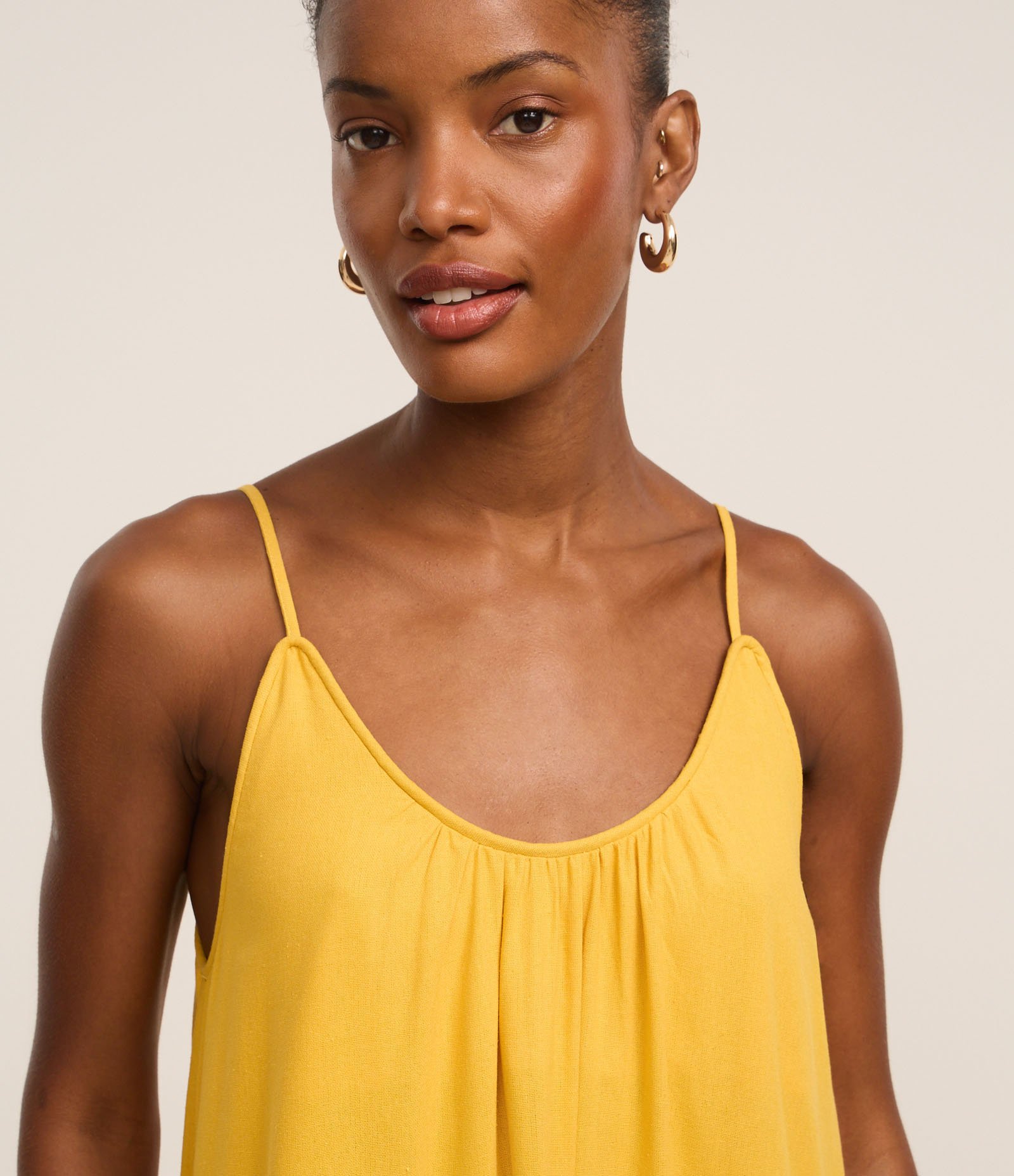 Vestido Midi em Viscolinho com Alças Finas Amarelo 4