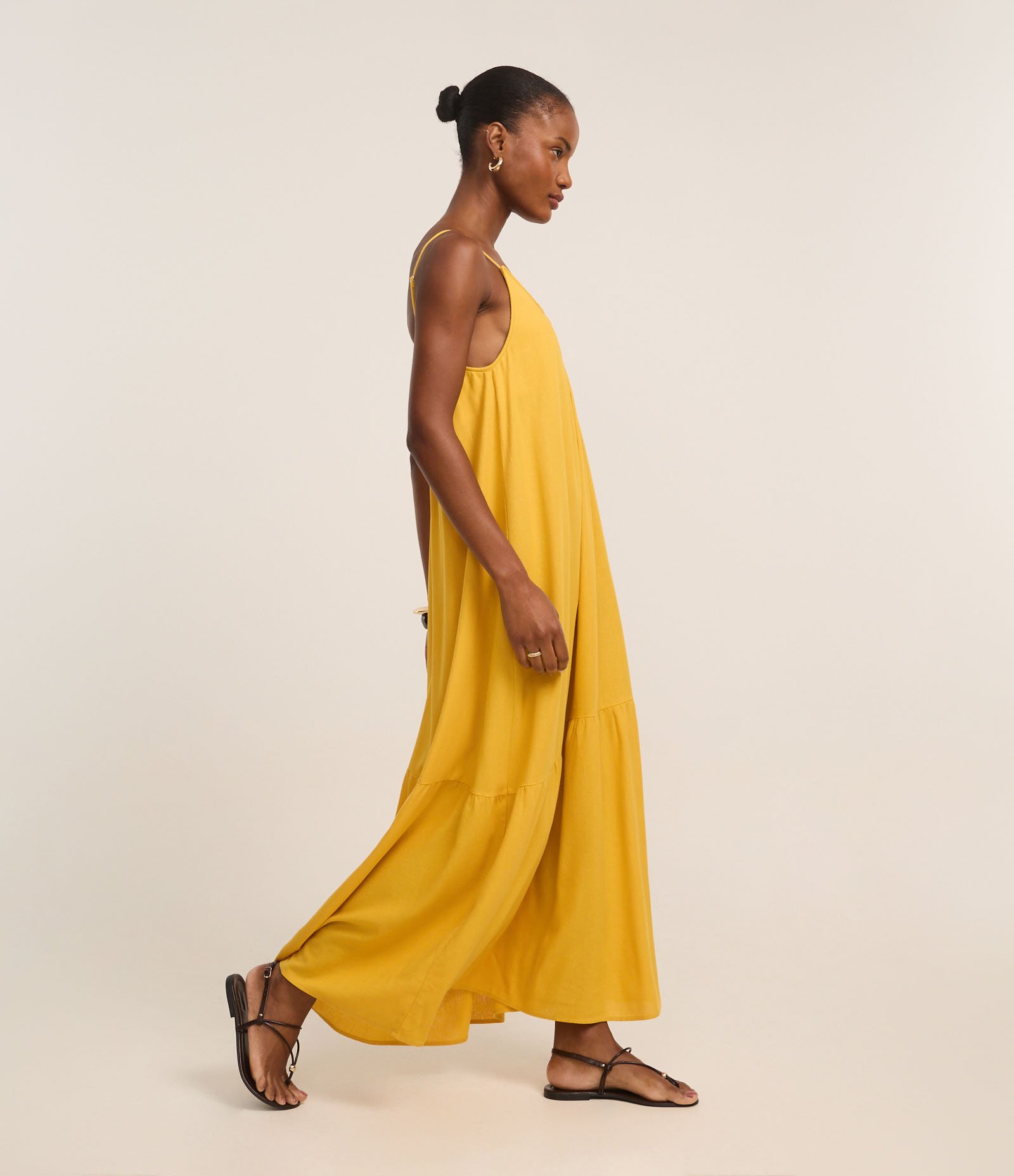 Vestido Midi em Viscolinho com Alças Finas Amarelo 5