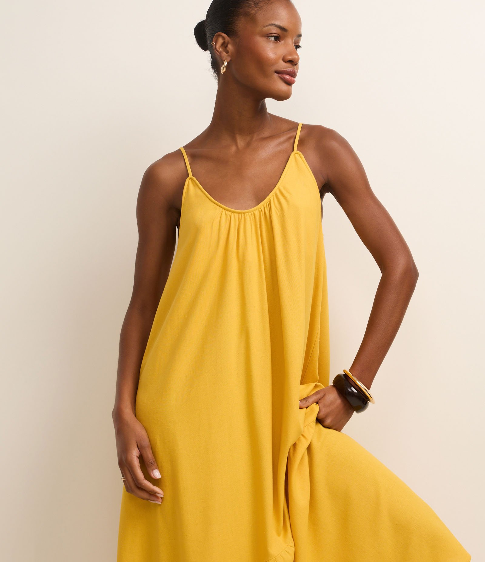 Vestido Midi em Viscolinho com Alças Finas Amarelo 7