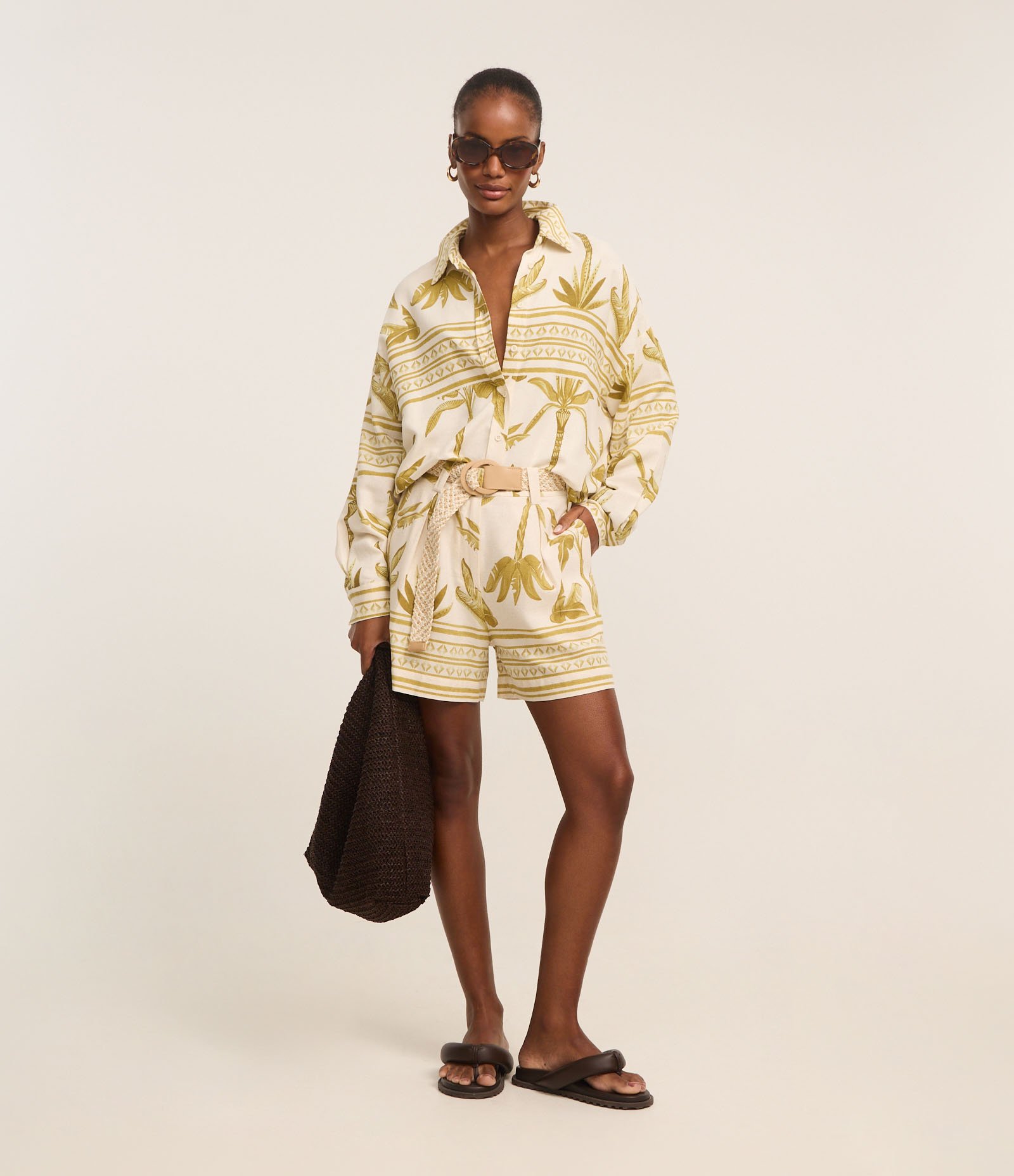 Camisa em Viscolinho com Estampa Étnica Coqueiros Bicolor 2