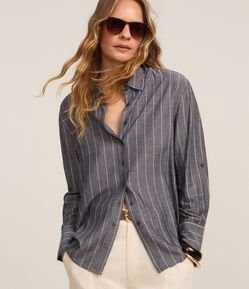 Camisa em Viscolinho com Listras Finas