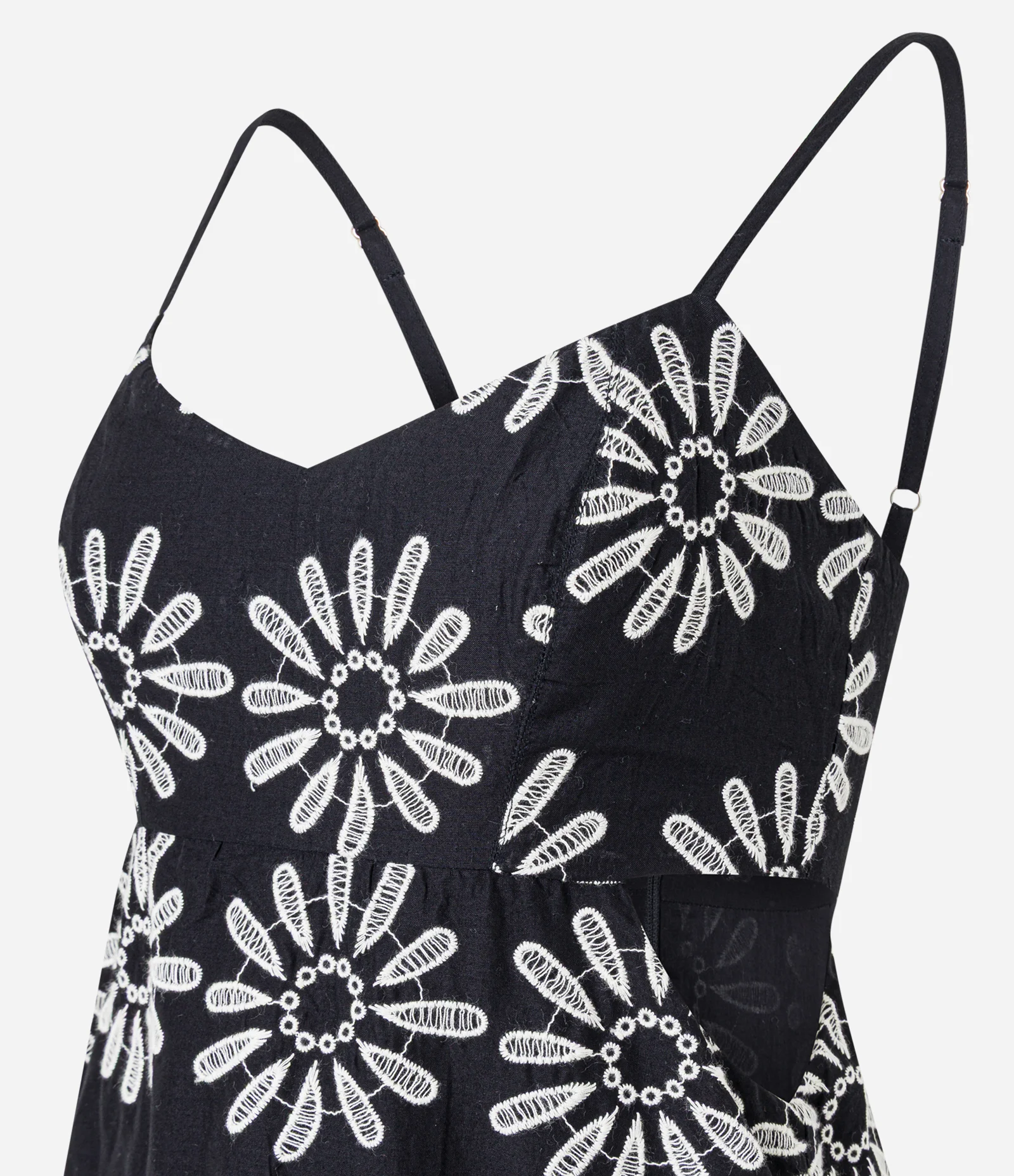 Vestido Evasê Longo em Laise com Bordado Floral Vazado Preto 7