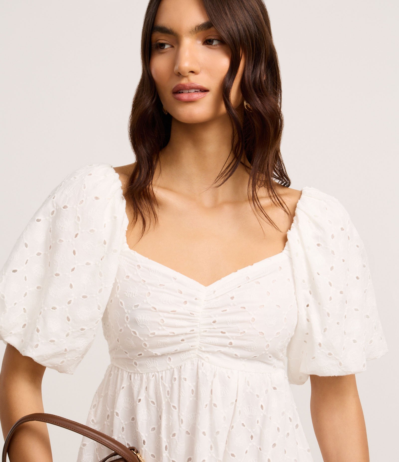 Vestido Curto em Laise com Bordado de Conchas e Manga Bufante Off White 3