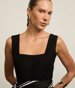 Vestido Evasê Midi Maquinetado com Linho e Bordado Folhagem