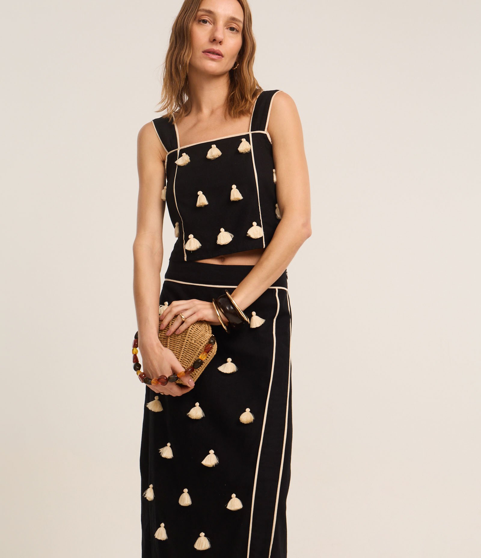 Saia Reta Midi em Cambraia com Tassels e Viés Contrastante Preto 2