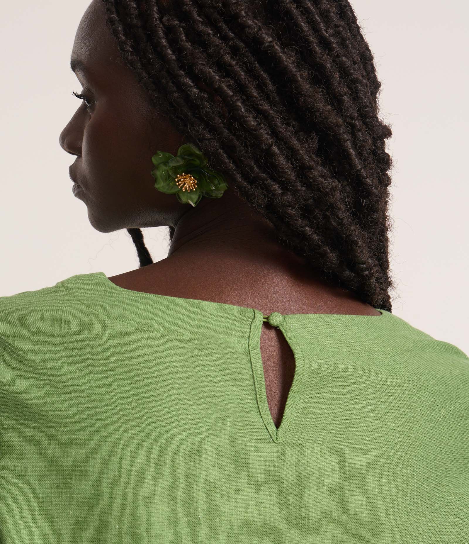 Blusa Curta em Viscolinho com Estampa de Folhagem Verde 3