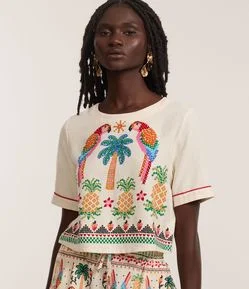 Camiseta Boxy em Viscolinho com Estampa Araras