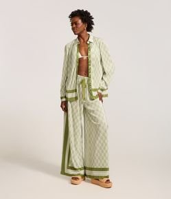 Calça Pantalona com Cordão no Cós e Listras Laterais