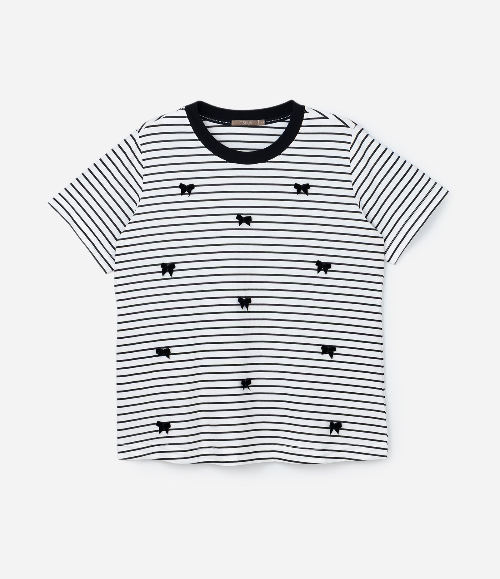 Blusa com Listras Finas e Lacinhos Aplicados Curve & Plus Size Preto/Branco 4