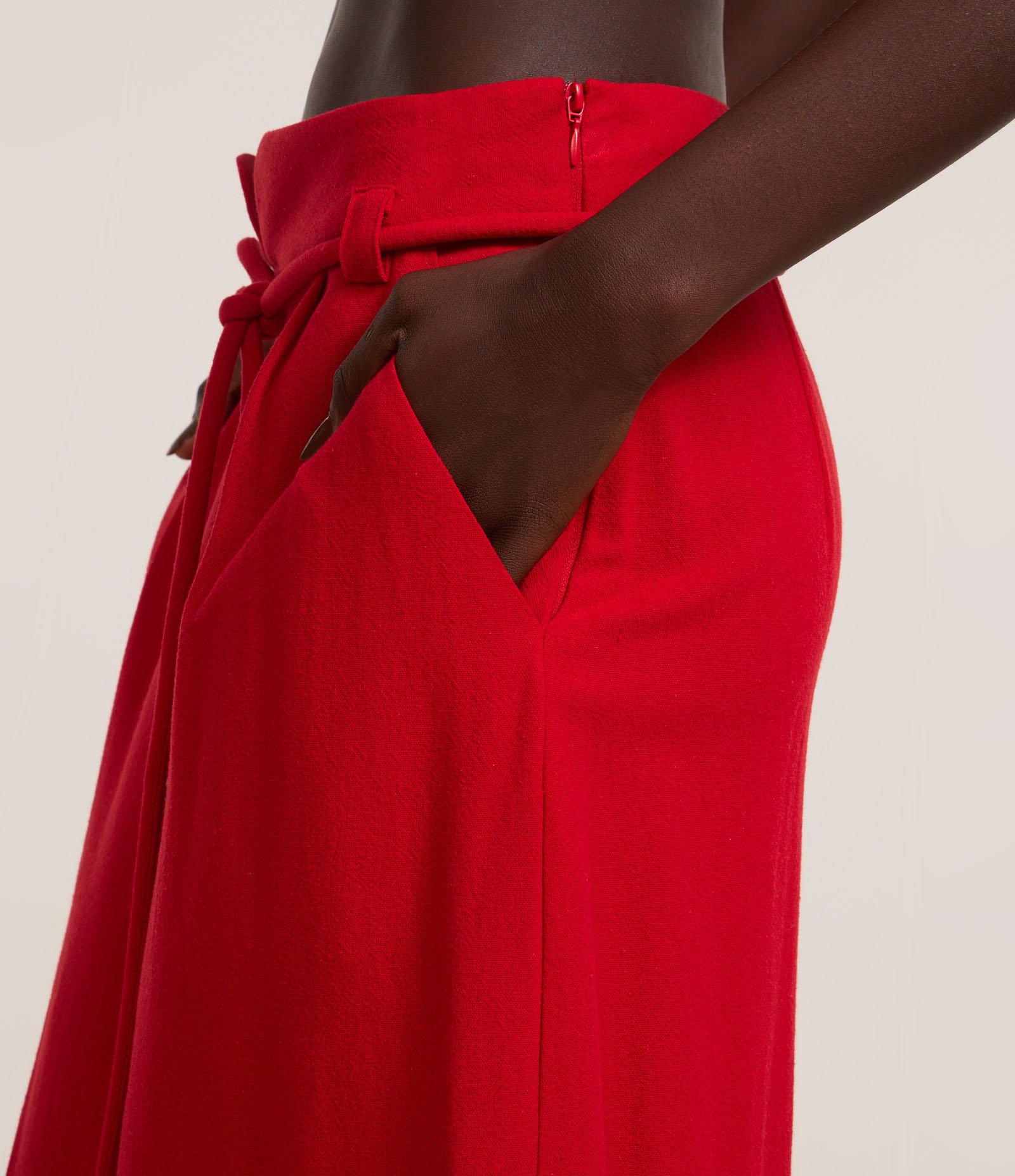 Saia Longa em Viscolinho com Cinto Encapado Vermelho 4