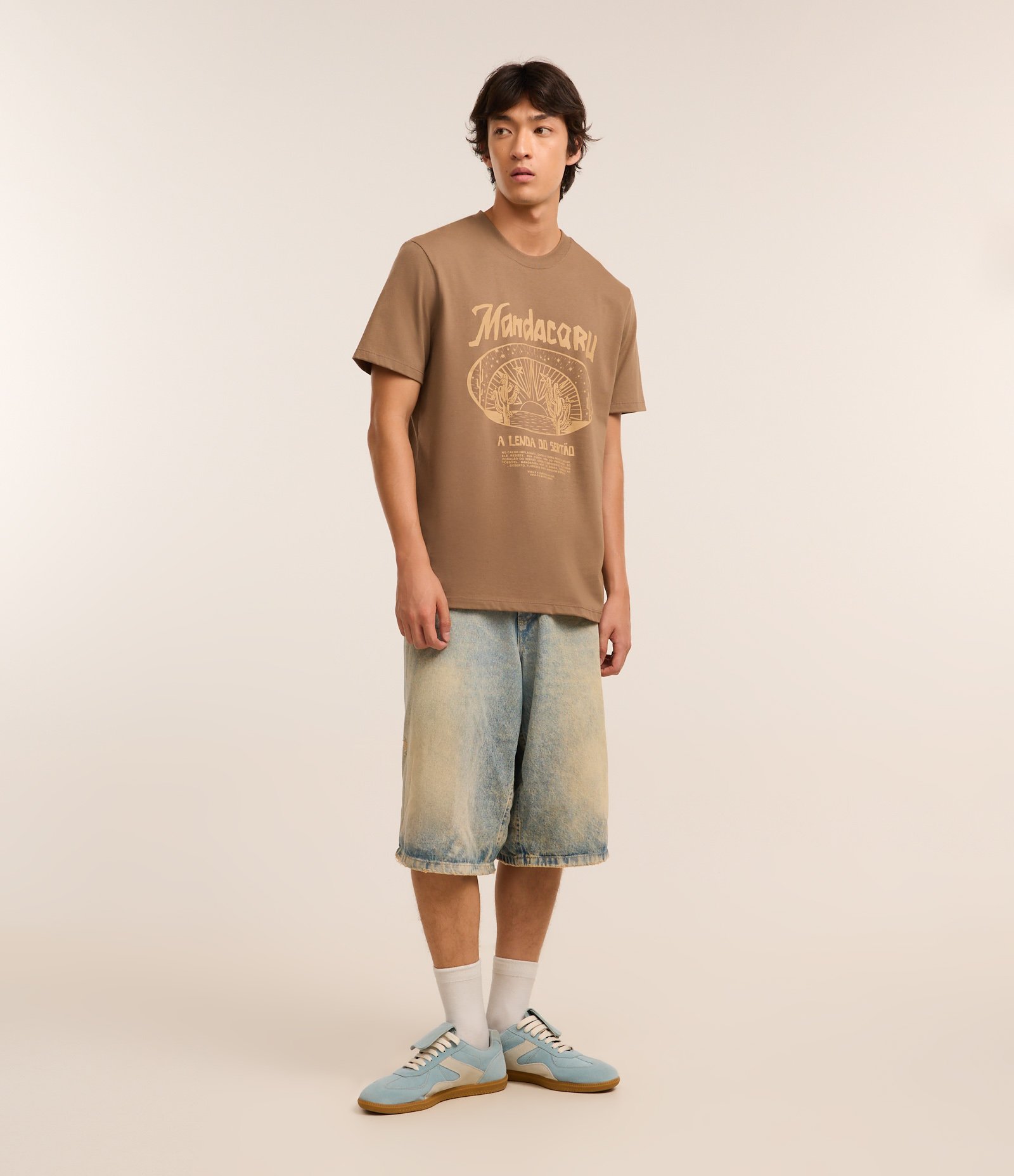 Camiseta Comfort em Algodão com Estampa Lettering Mandacaru Marrom 2
