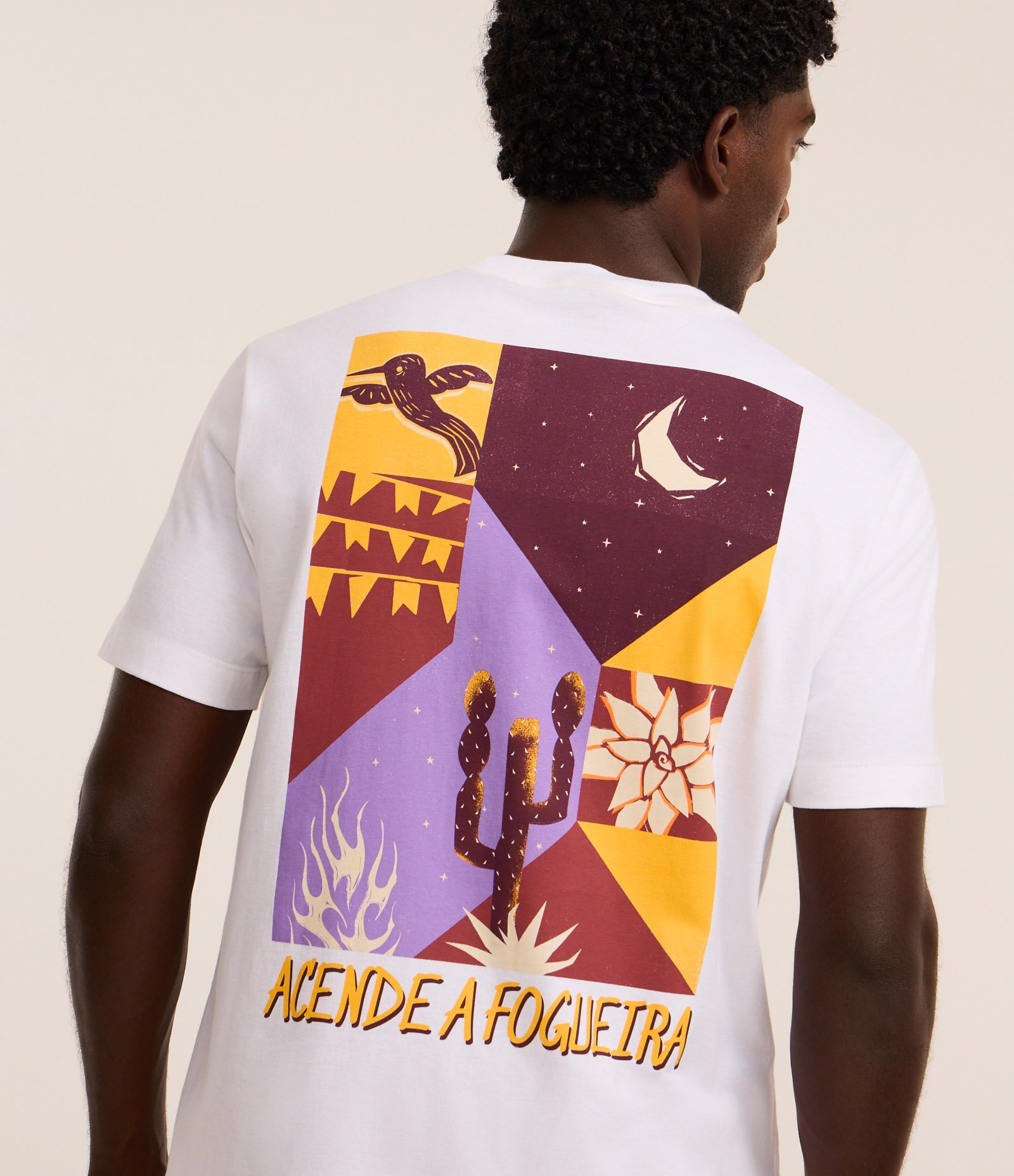 Camiseta Comfort em Algodão Manga Curta Acende a Fogueira do Meu Coração Off White 3