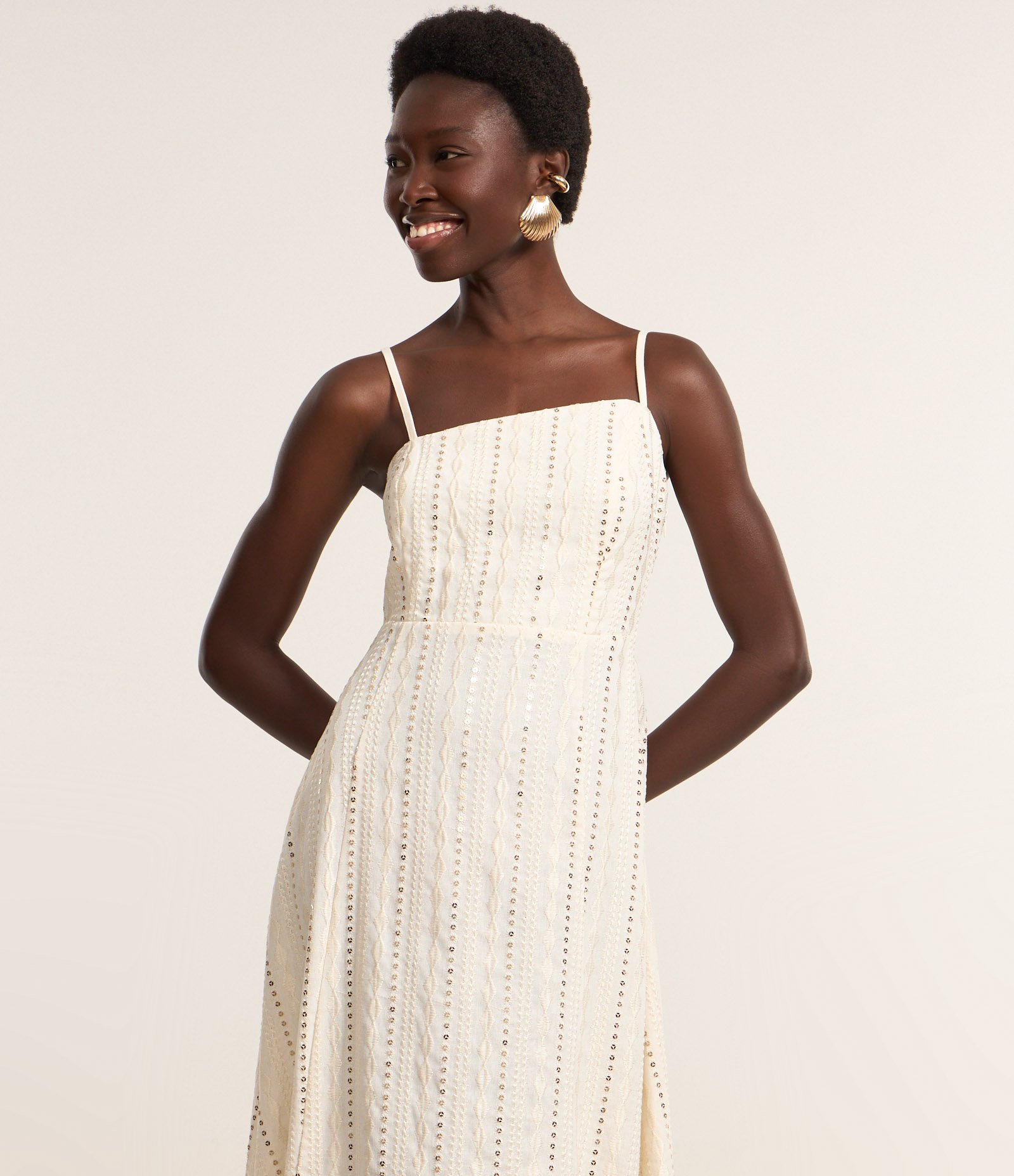 Vestido Long Midi Evasê em Paetê com Decote Enviezado Branco 2