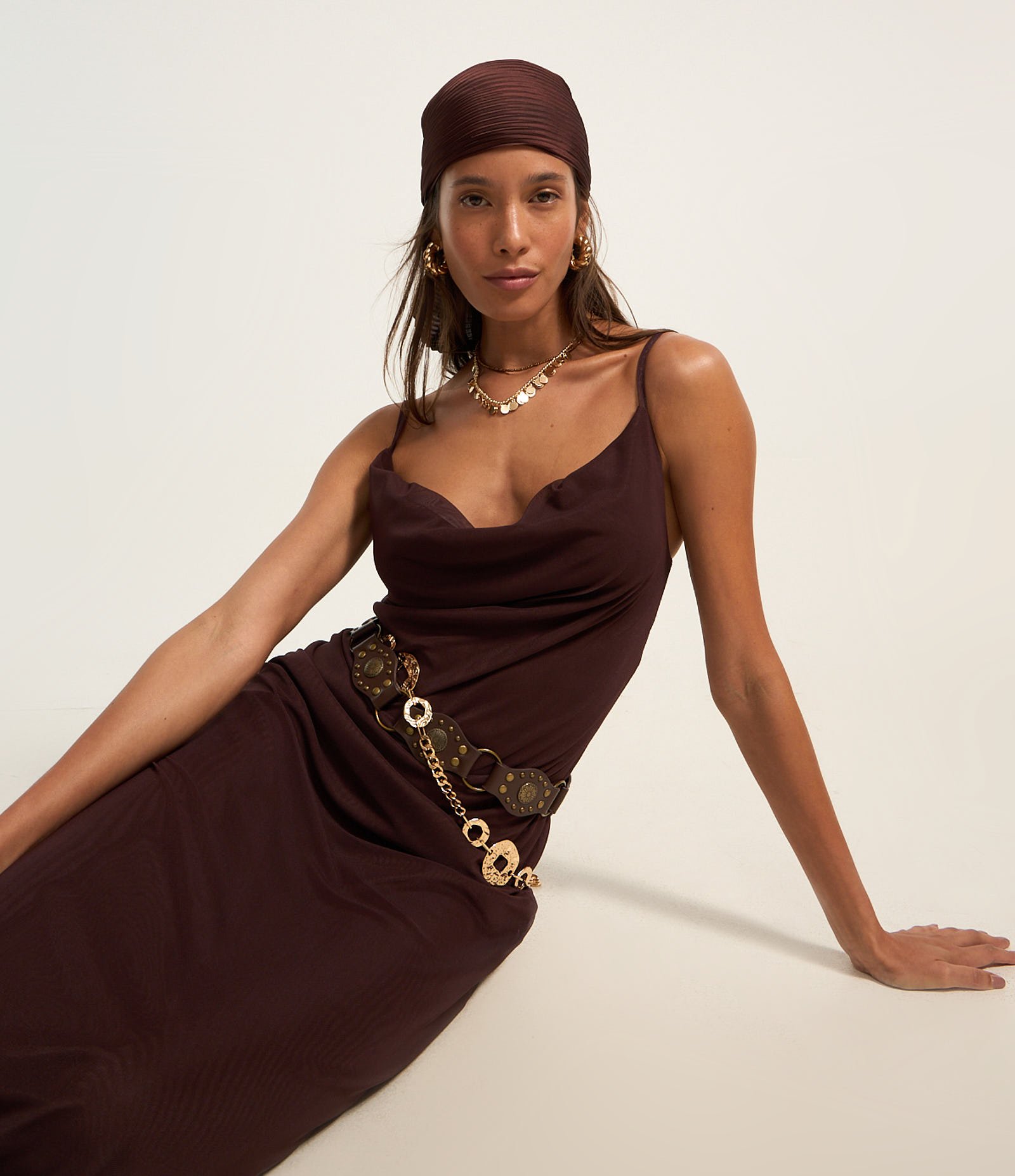 Vestido New Midi em Tule com Decote Degagê Marrom 3