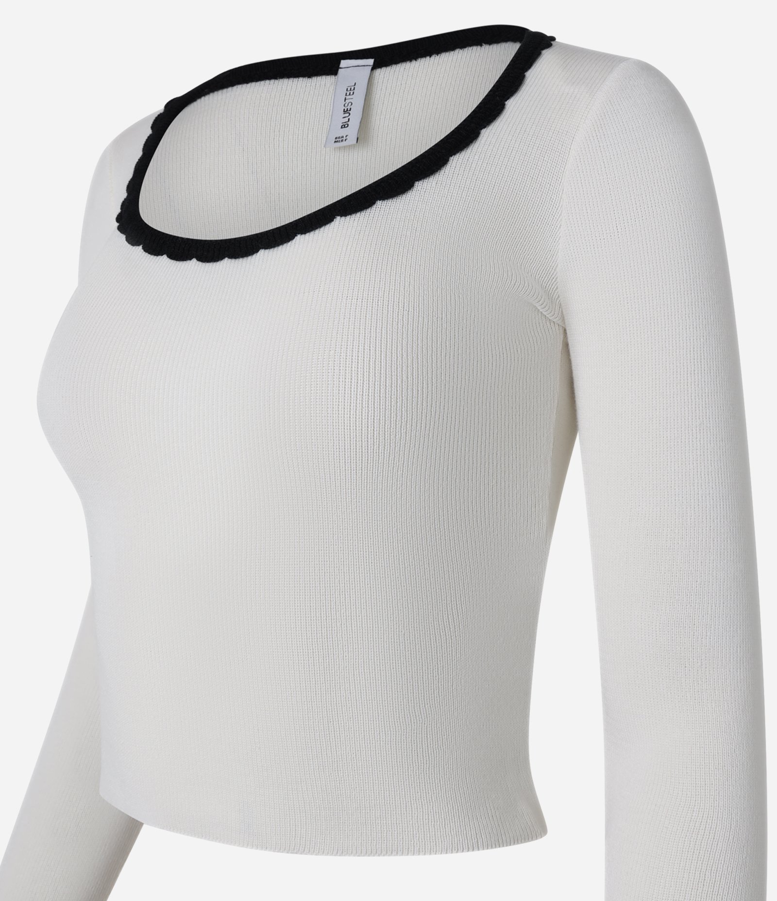 Blusa em Tricô com Acabamento Contrastante Branco 5