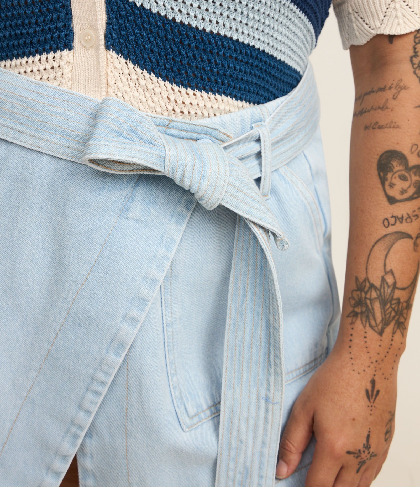 Short Saia e Jeans Transpassado e Amarração Curve & Plus Size Azul 4