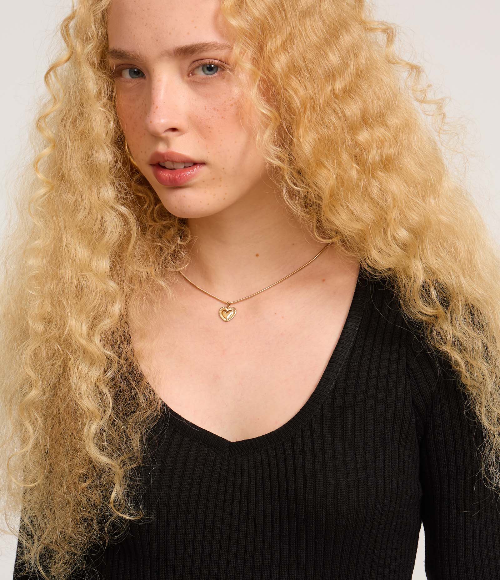 Vestido Long Midi em Tricô com Textura e Fenda Preto 2