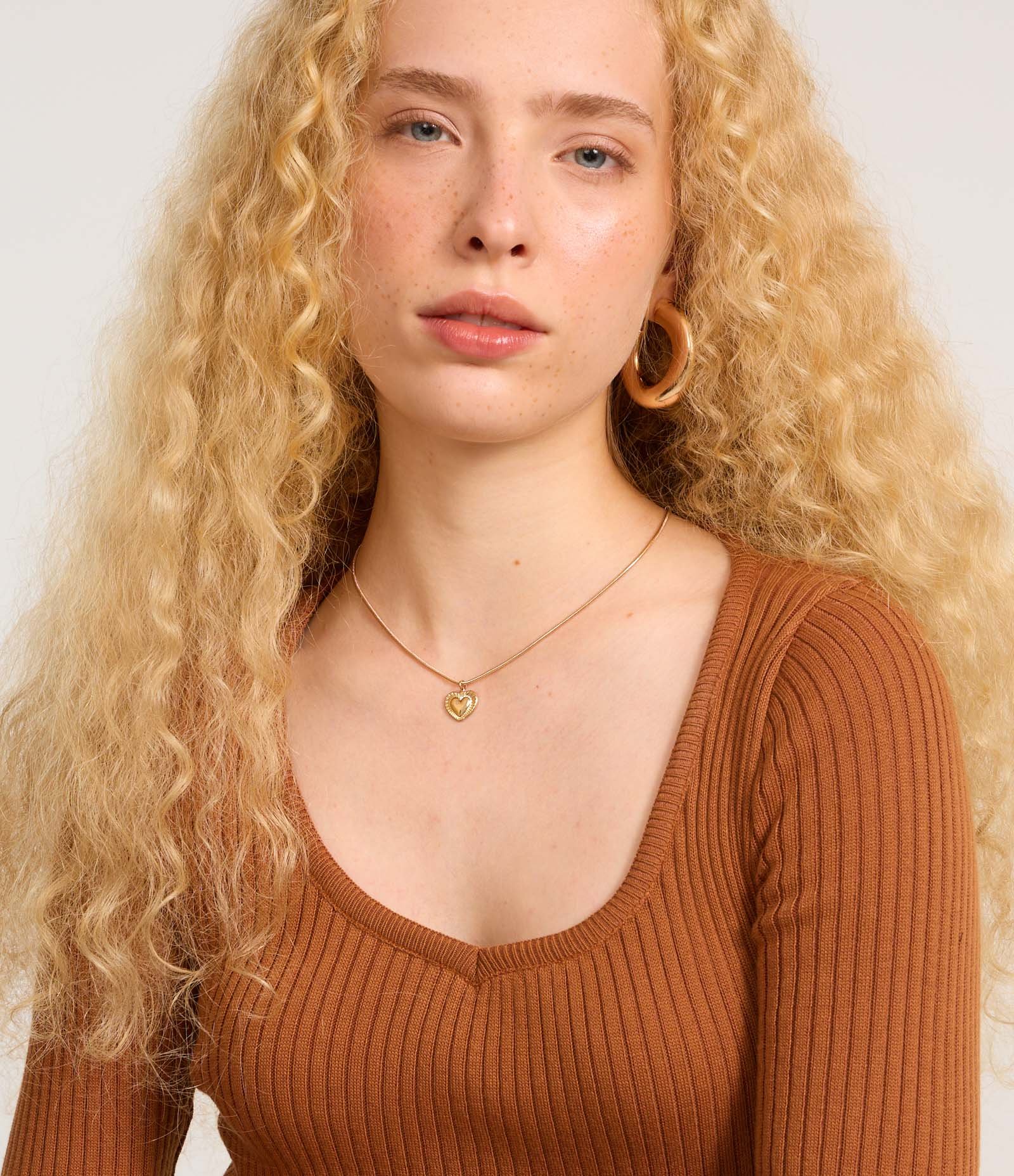 Vestido Long Midi em Tricô com Textura e Fenda Marrom 3