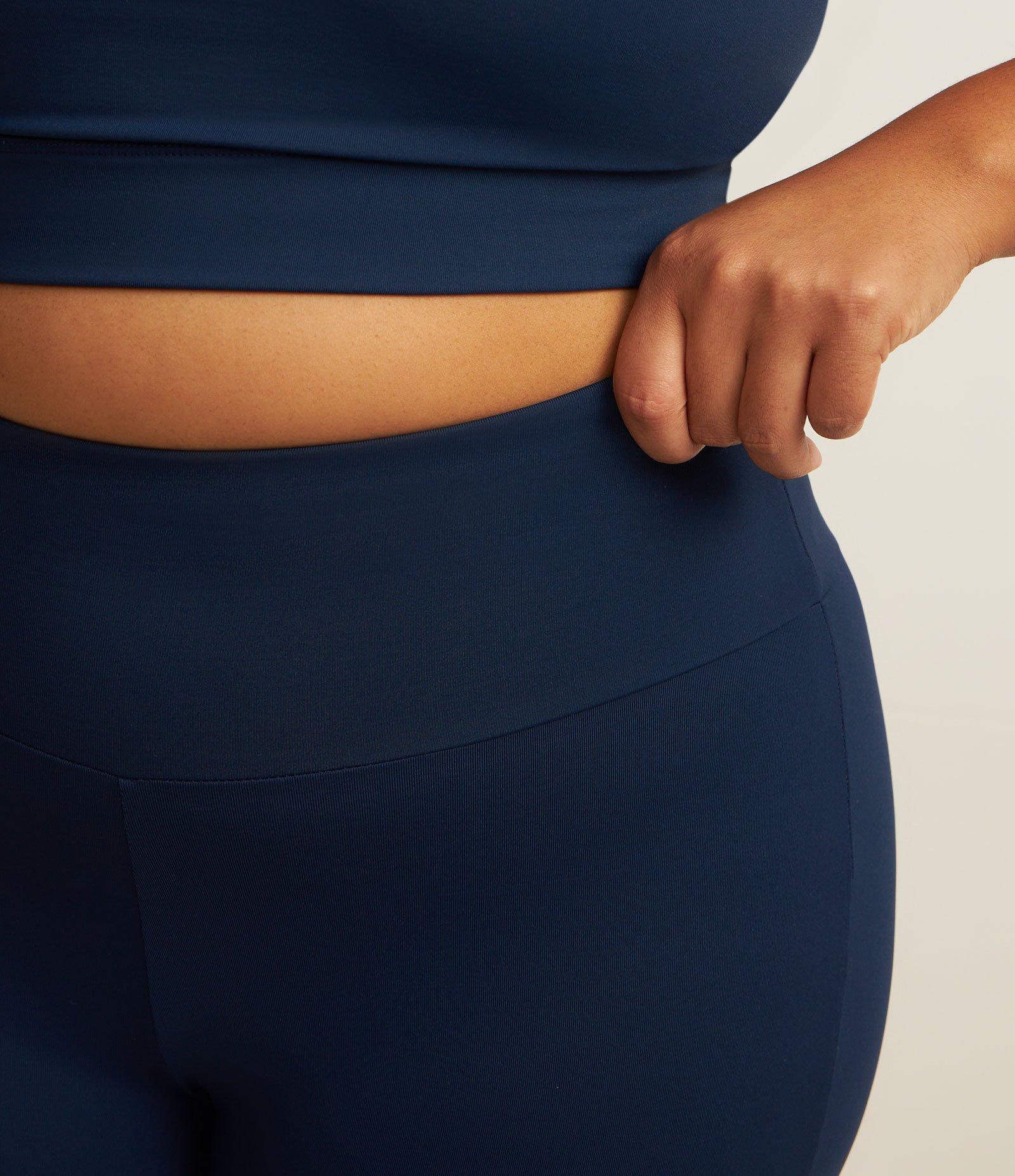 Calça Bailarina Esportiva em Tecnologia Dry Curve & Plus Size Azul Marinho 3