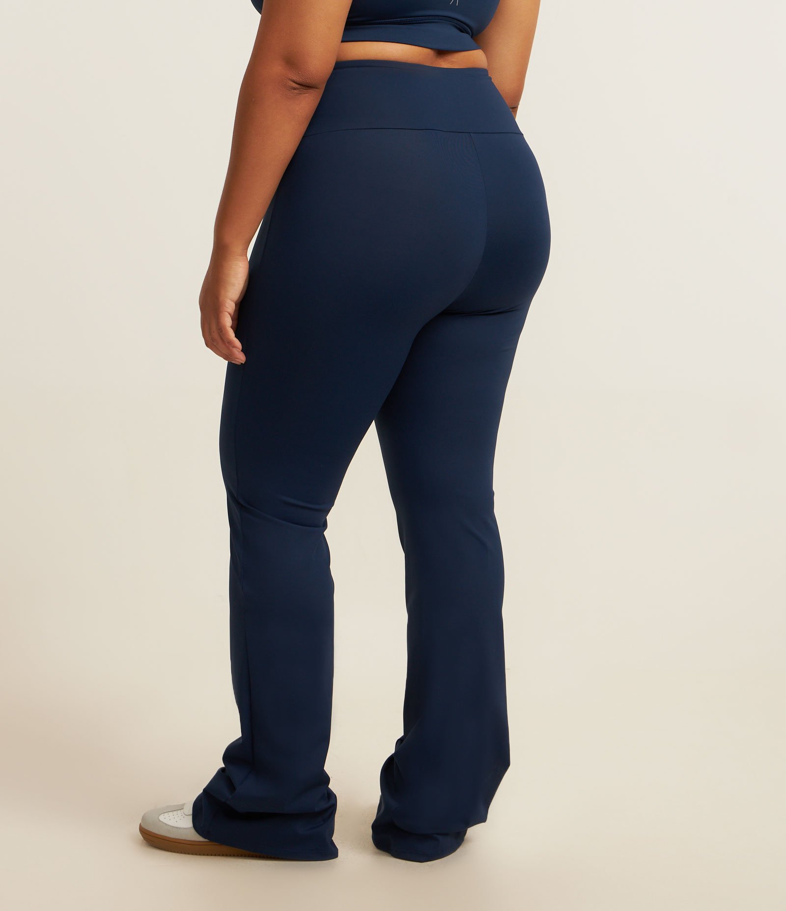 Calça Bailarina Esportiva em Tecnologia Dry Curve & Plus Size Azul Marinho 5