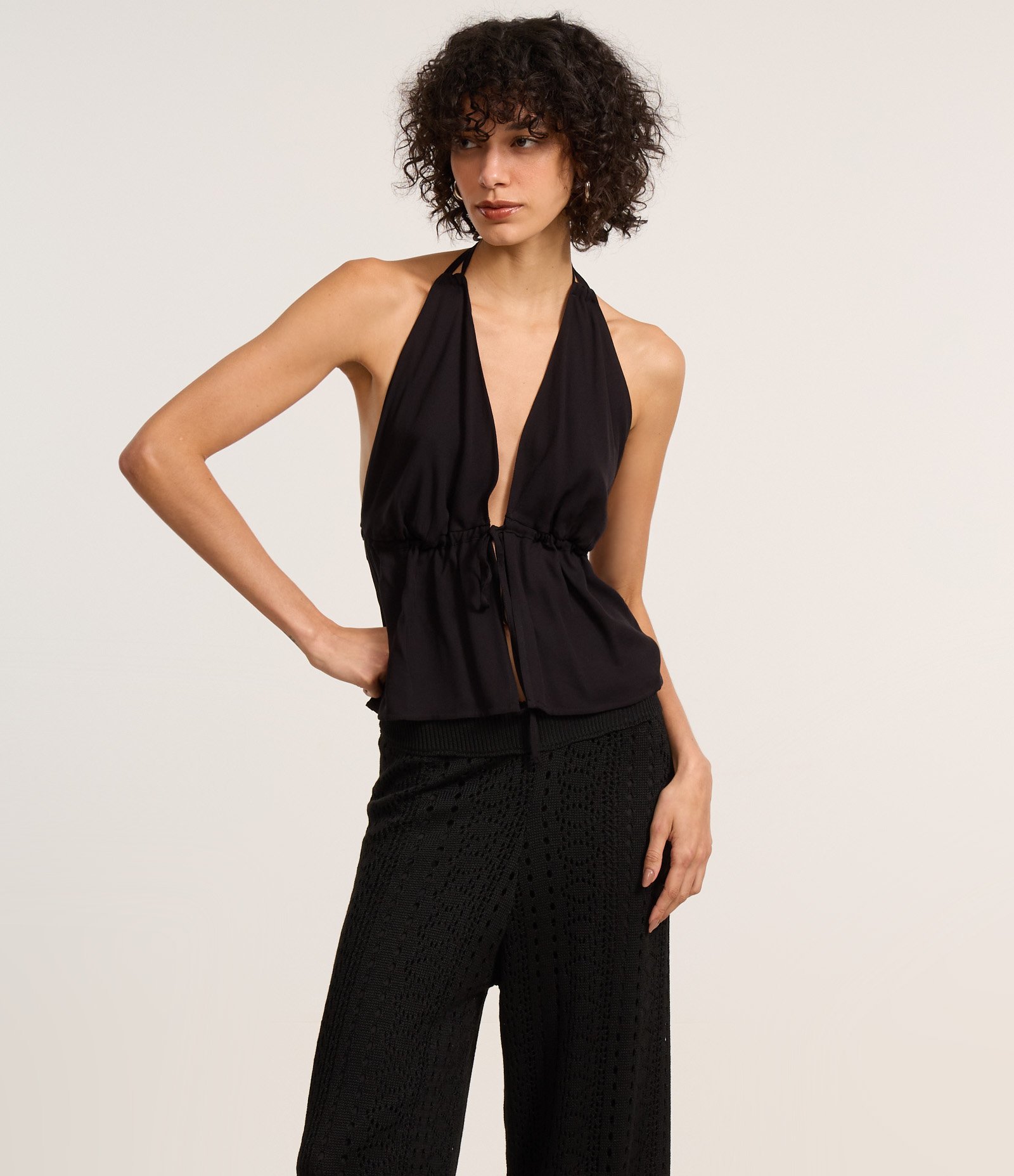 Calça Reta em Tricô com Ponto Aberto e Cintura Alta Preto 2