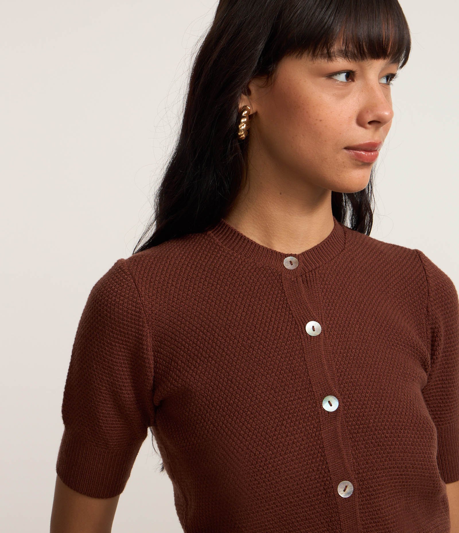 Blusa em Tricô com Botões Frontais Marrom 3