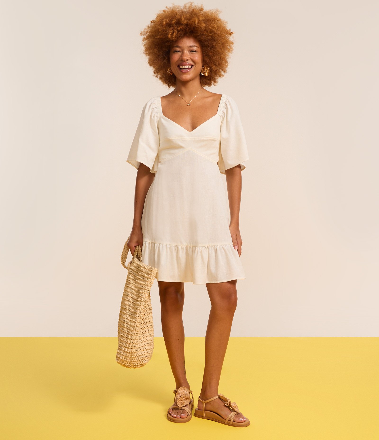 Vestido Evasê Curto em Viscolinho com Recorte Vazado na Cintura Branco 5