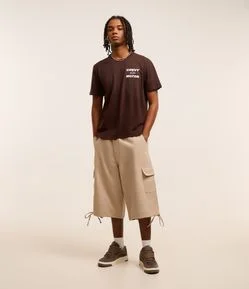 Bermuda Super Baggy em Jeans com Bolso Cargo
