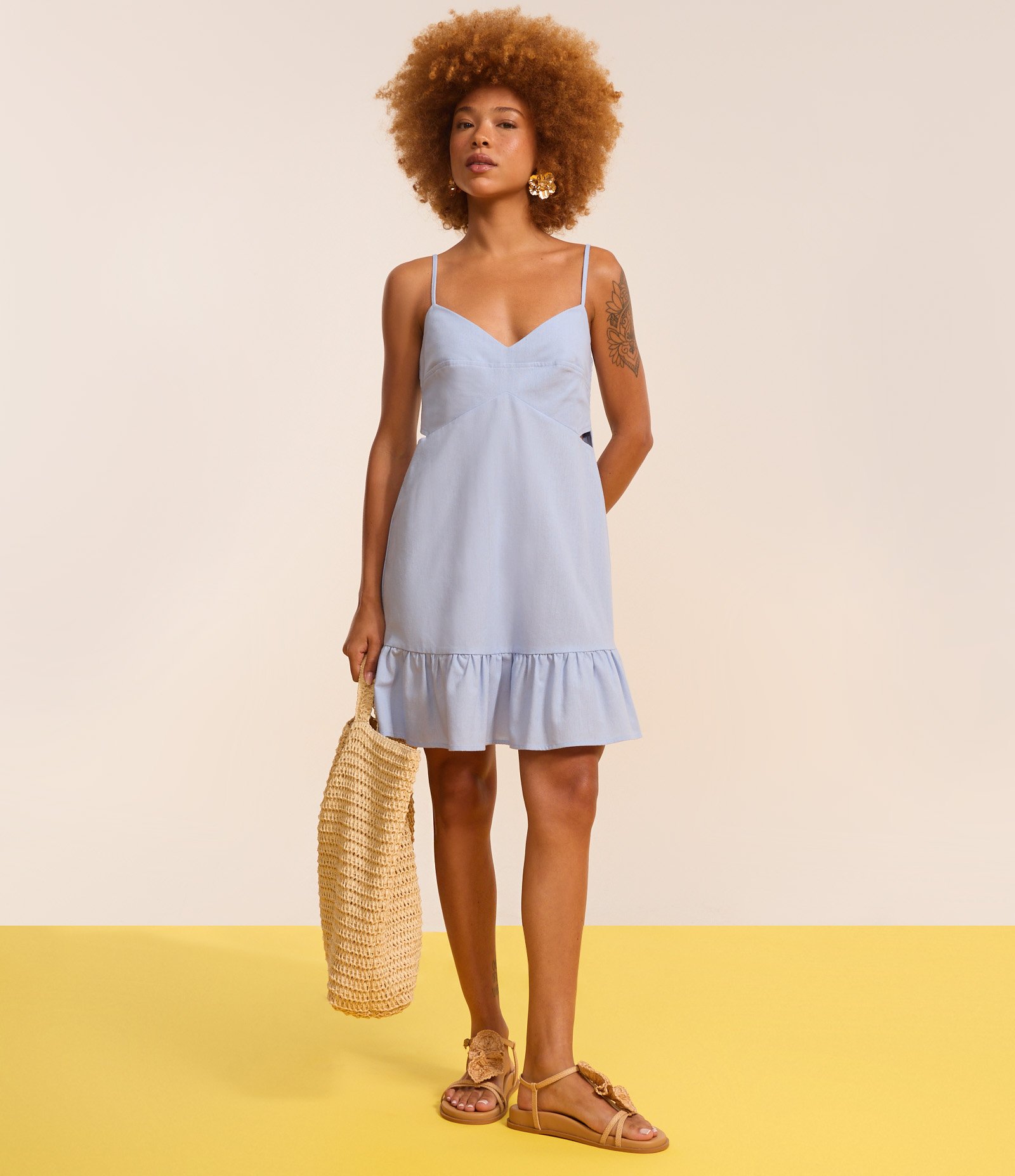 Vestido Evasê em Viscolinho com Recorte Vazado e Babado Off White 5