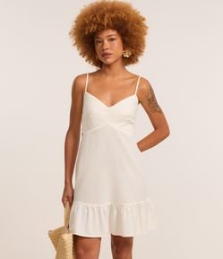 Vestido Evasê em Viscolinho com Recorte Vazado e Babado