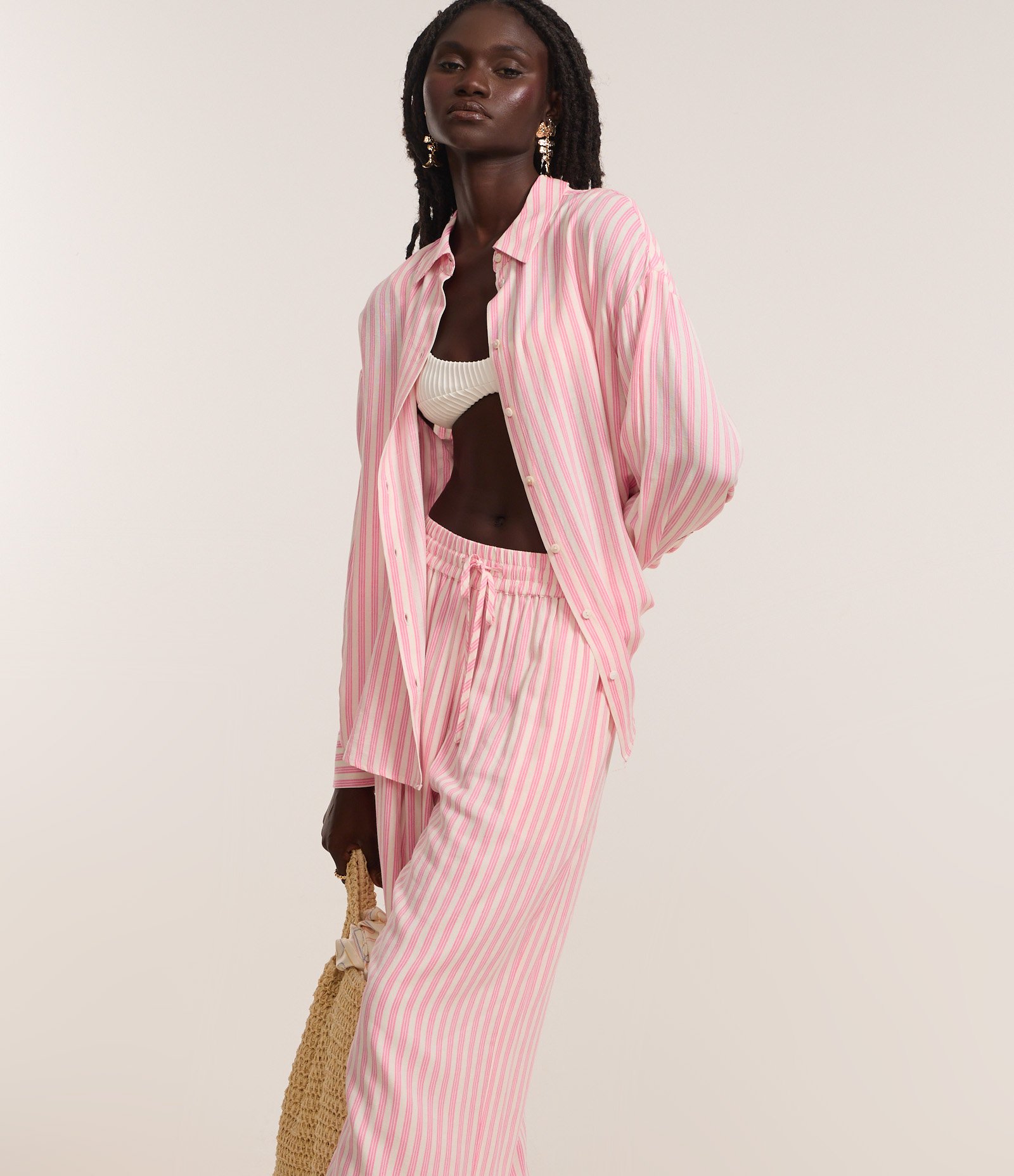 Calça Reta Fluida em Cambraia com Listras Verticais Rosa/Branco 2