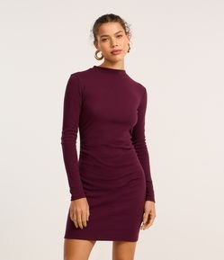 Vestido Curto em Suedine com Gola Alta