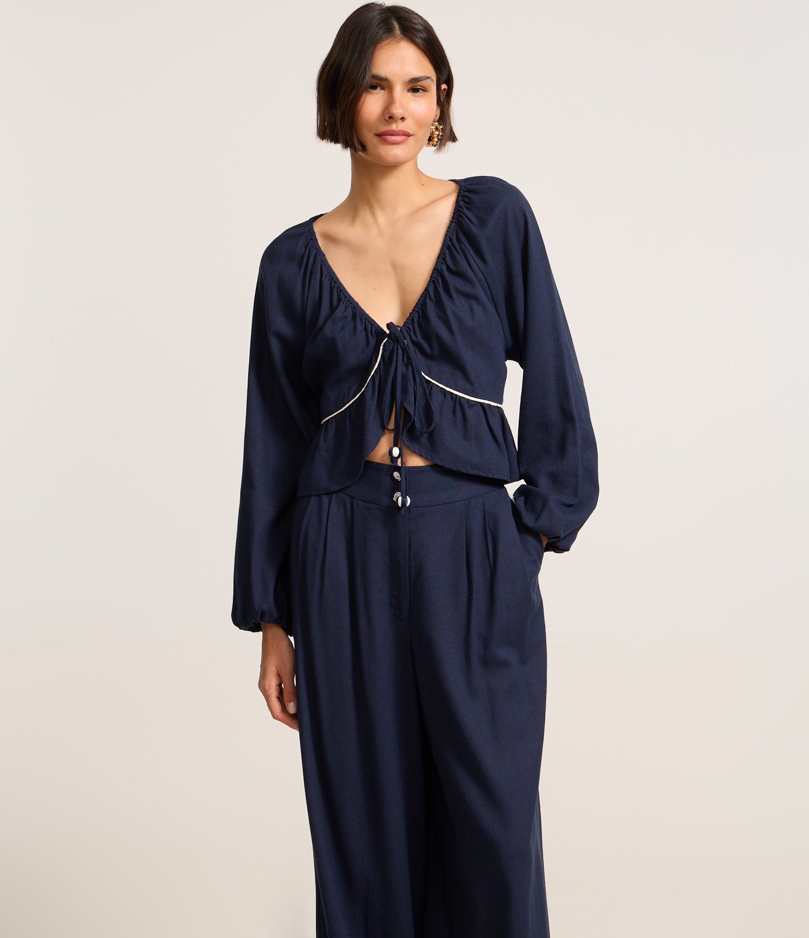 Calça Pantalona em Viscose e Linho com Barra Larga Azul Marinho 2