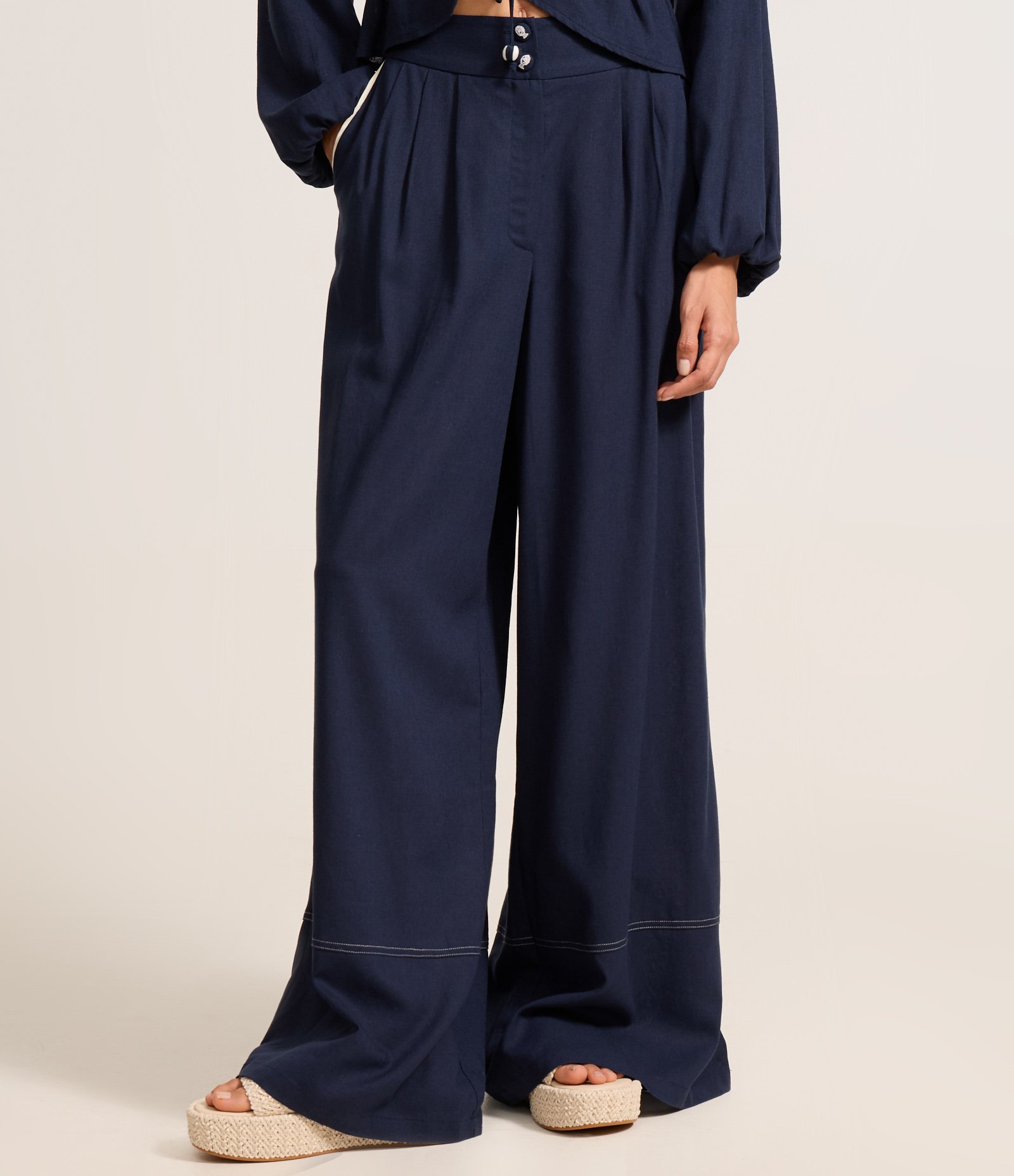 Calça Pantalona em Viscose e Linho com Barra Larga Azul Marinho 3