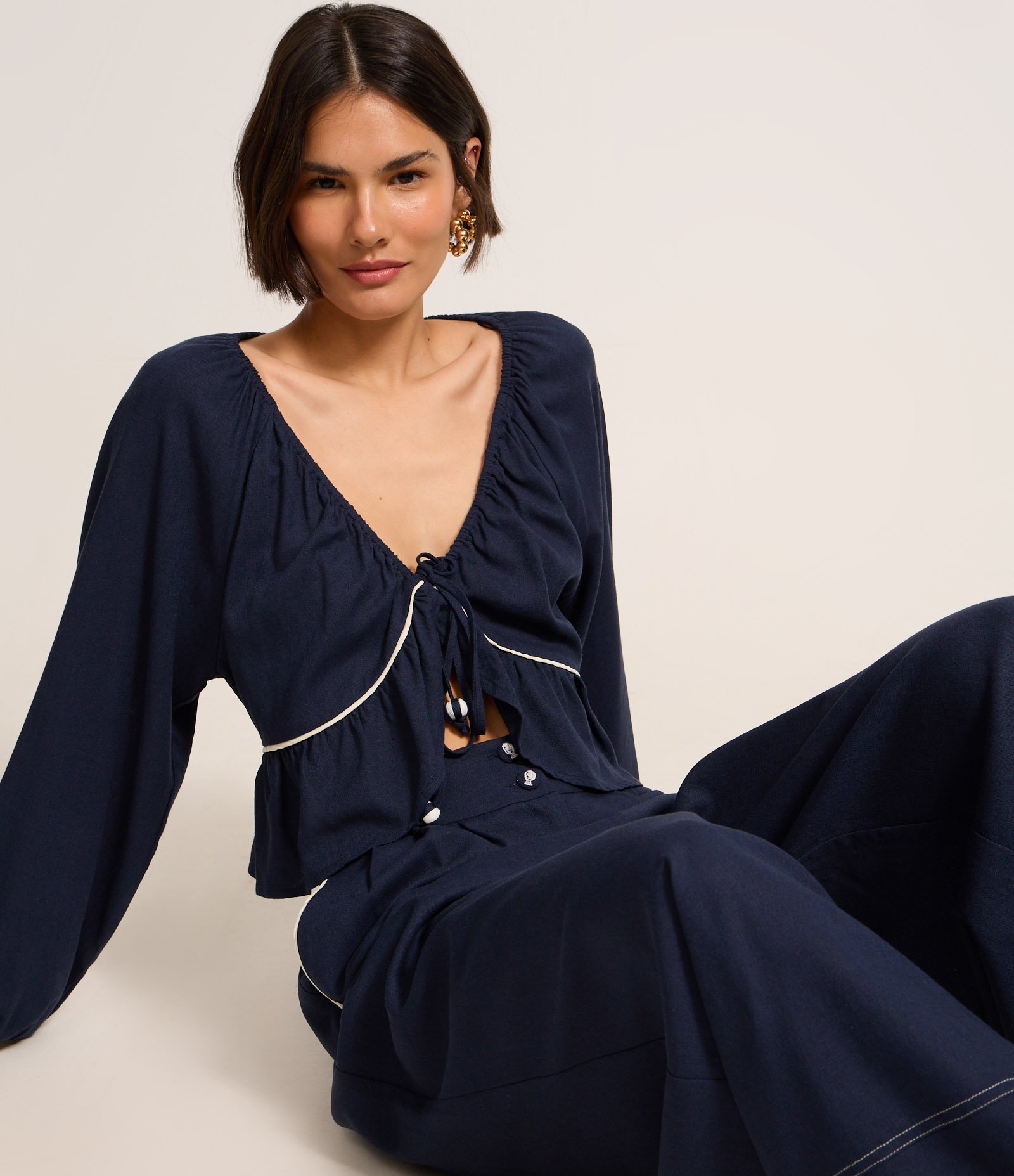 Calça Pantalona em Viscose e Linho com Barra Larga Azul Marinho 5