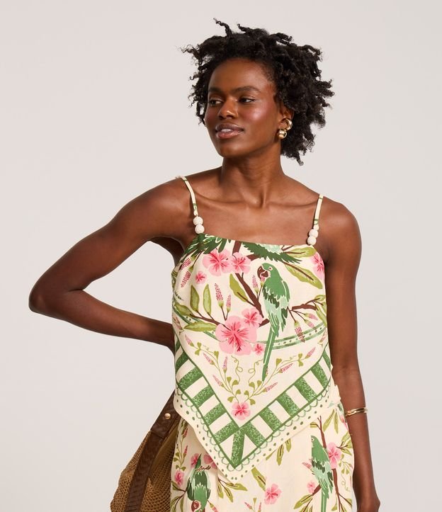 Blusa em Viscolinho com Estampa Tropical e Barra com Ponta