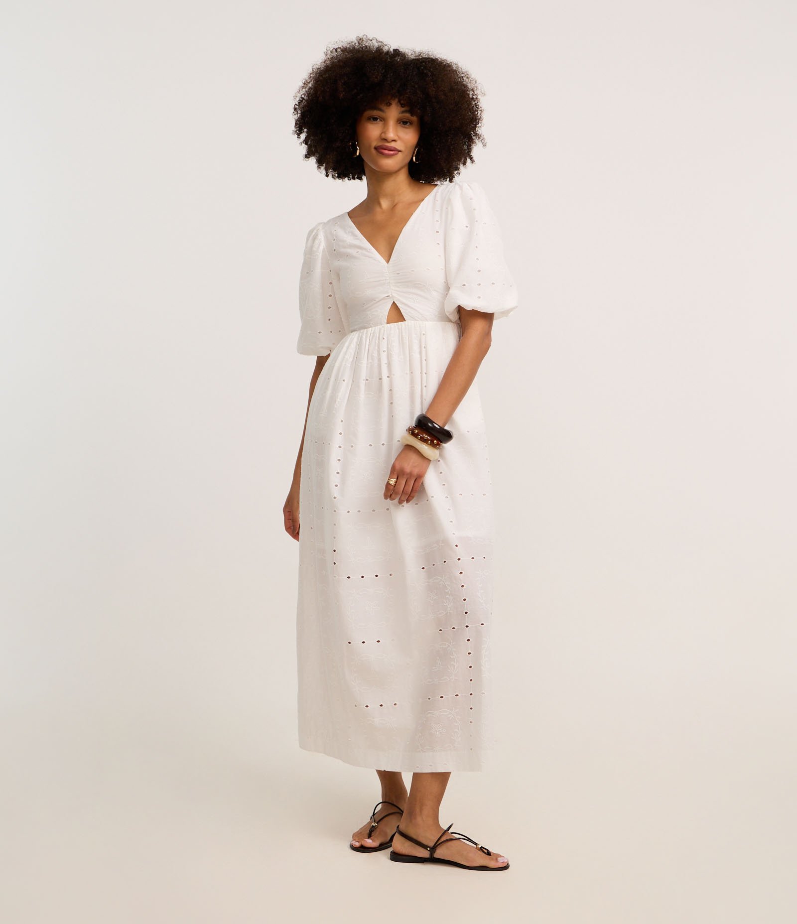 Vestido Reto Longo em Laise com Furos e Bordado de Folhagem Off White 2