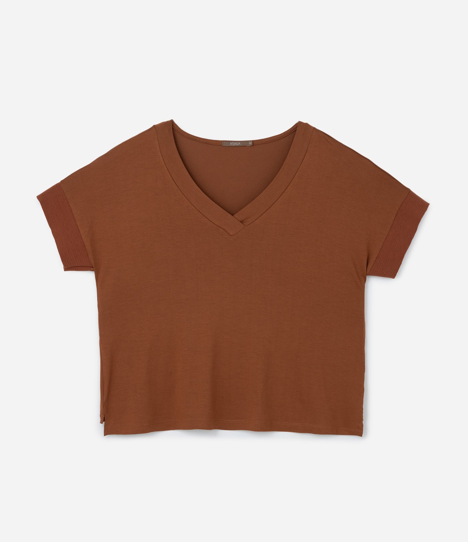 Blusa em Crepe com Decote V Curve & Plus Size Marrom 3