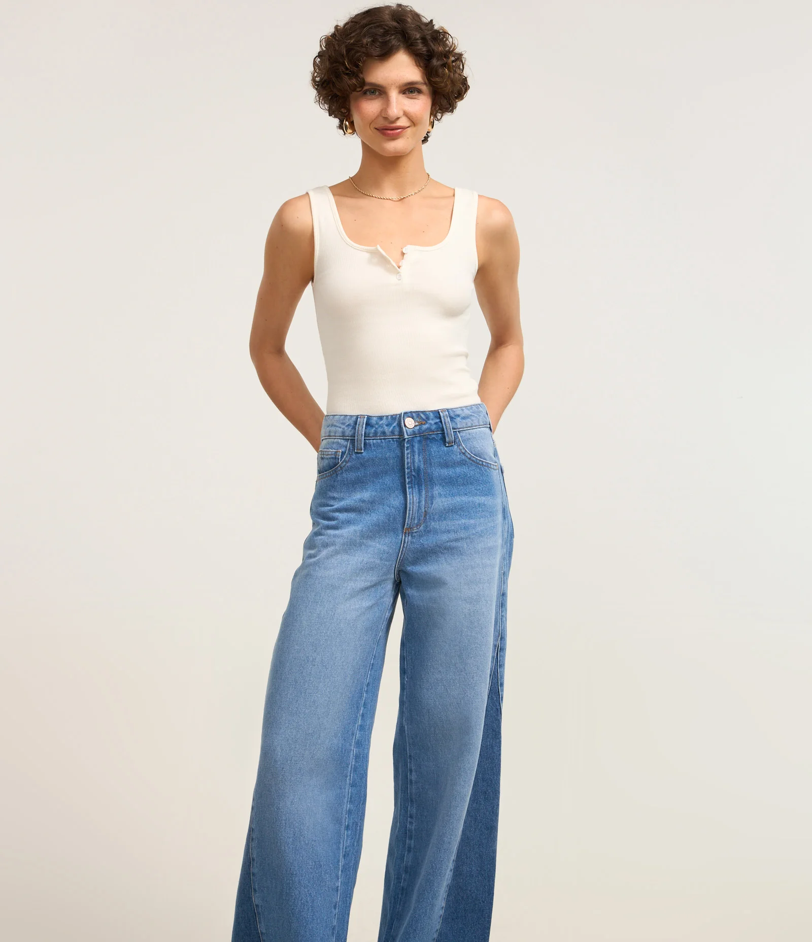 Calça Wide Leg em Jeans com Recorte Bicolor Azul 2