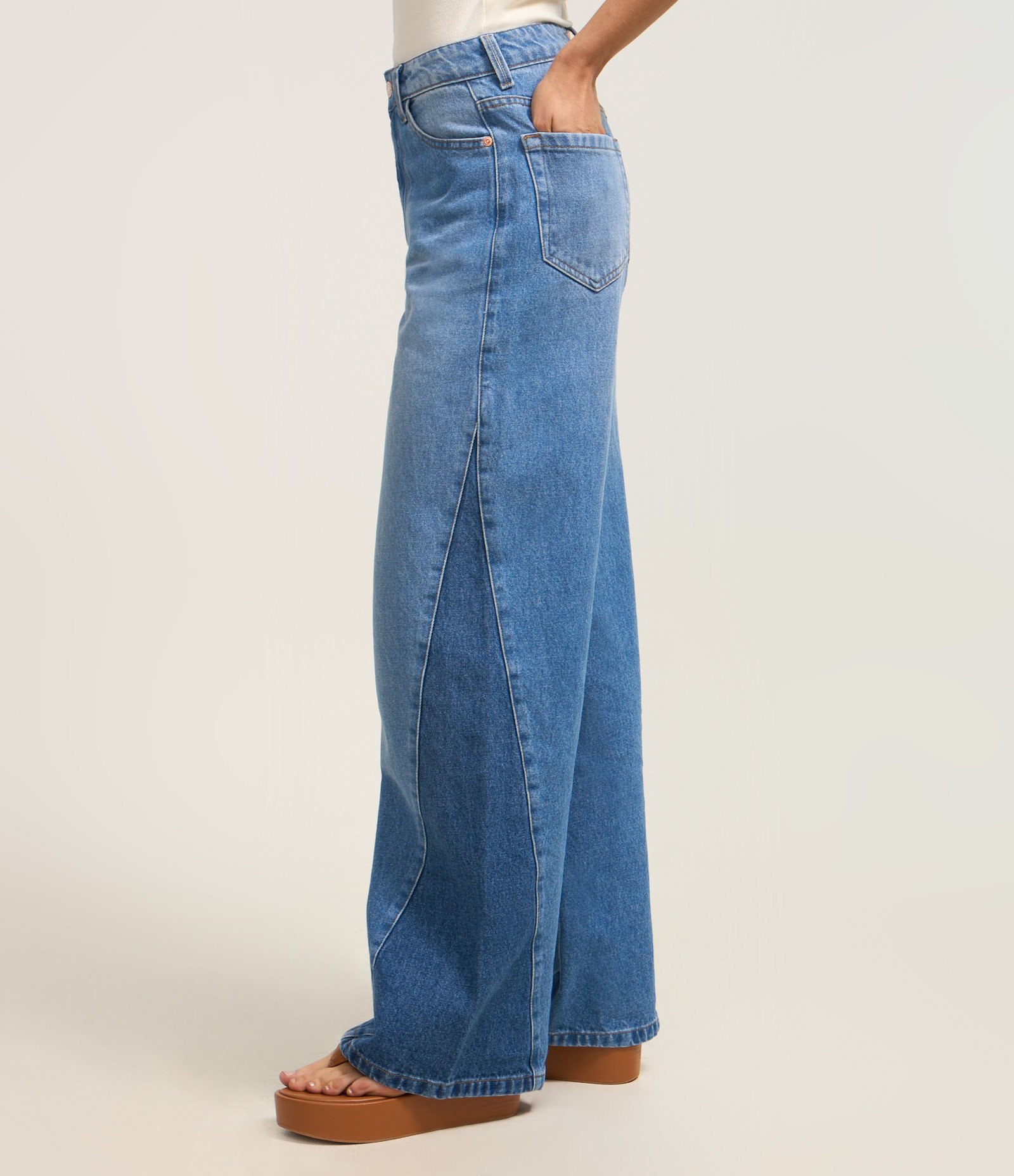 Calça Wide Leg em Jeans com Recorte Bicolor Azul 3