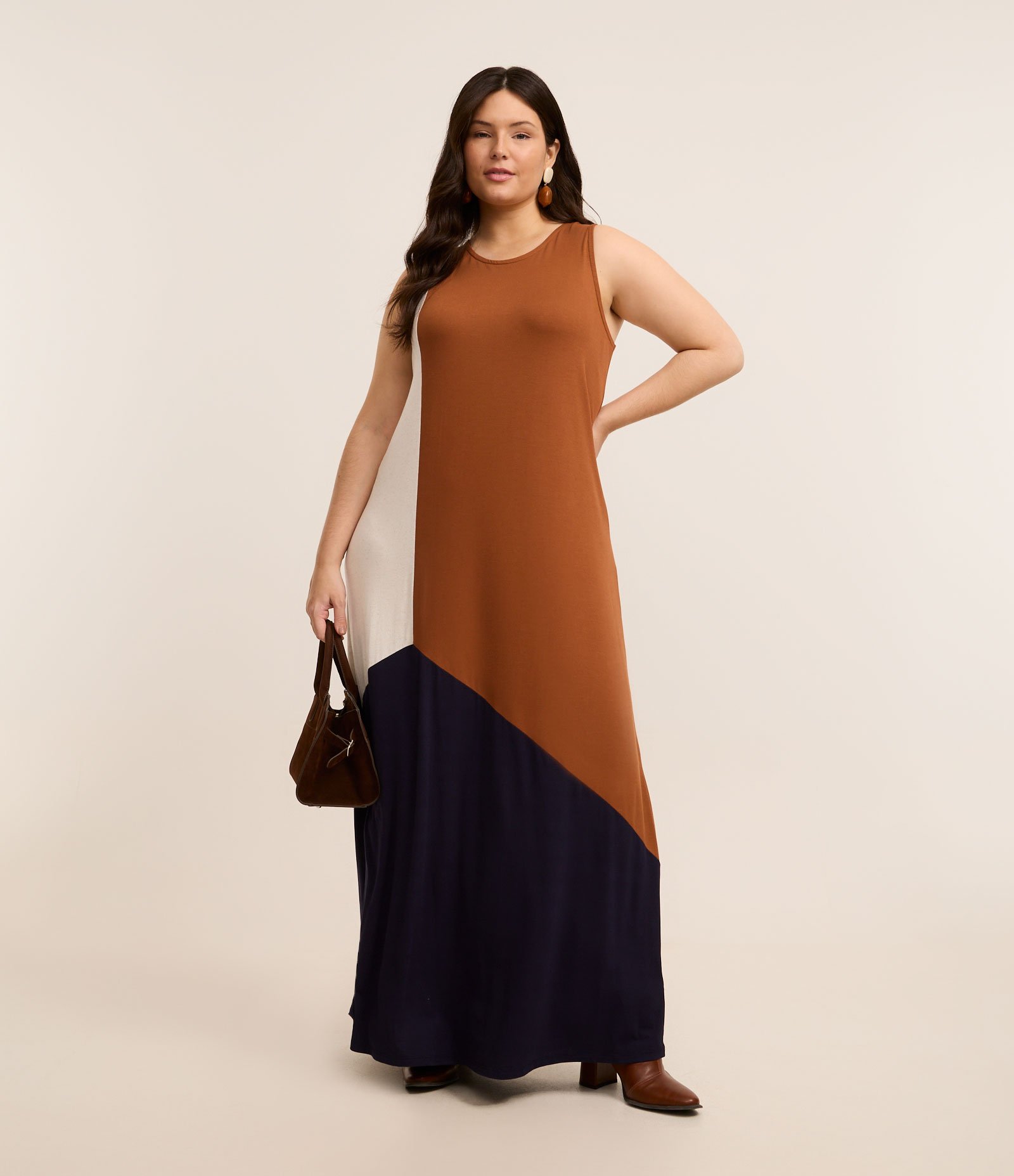 Vestido Longo em Viscose com Bloco de Cores Curve & Plus Size Marrom/Branco/Preto 1