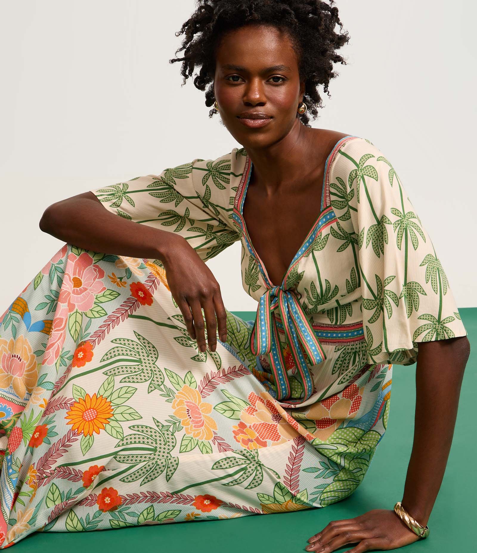 Vestido Evasê Longo em Chalis com Estampa Tropical Bege 6