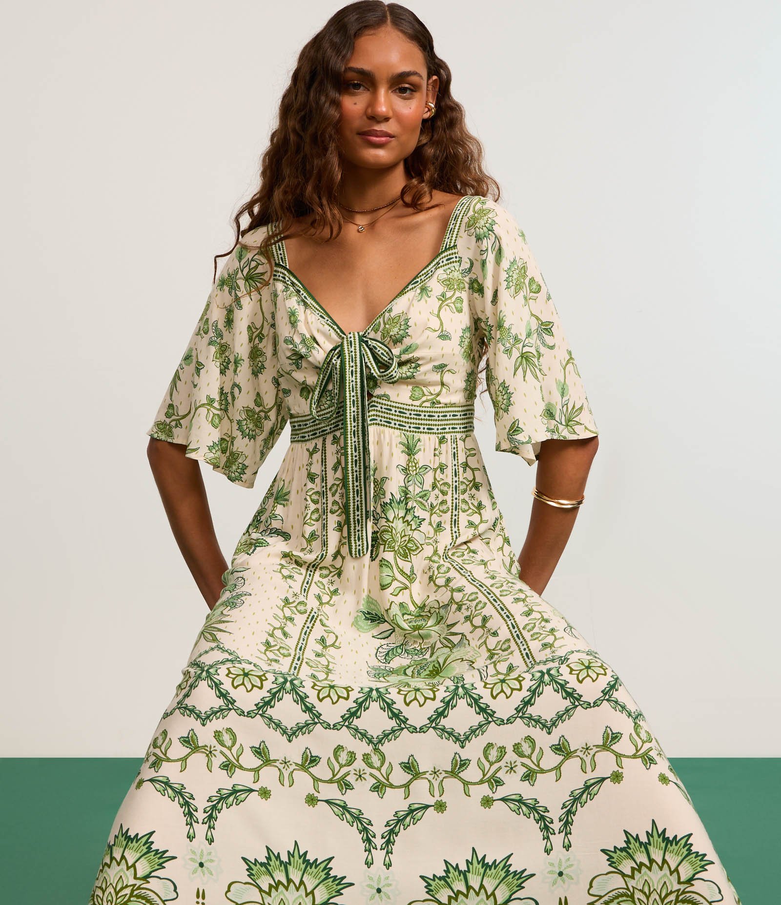 Vestido Evasê Longo em Chalis com Estampa Floral Bege 6