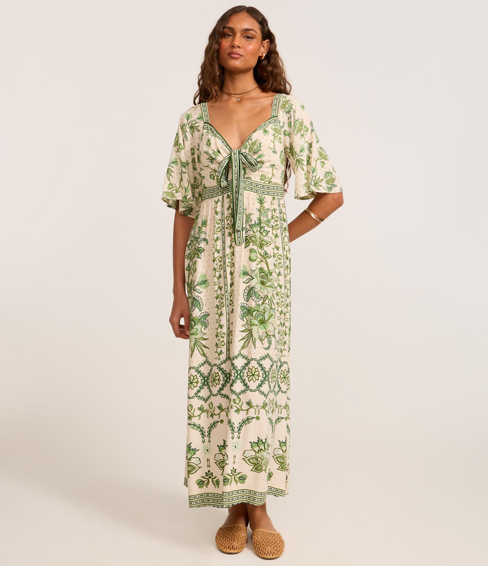 Vestido Evasê Longo em Chalis com Estampa Floral Bege 2