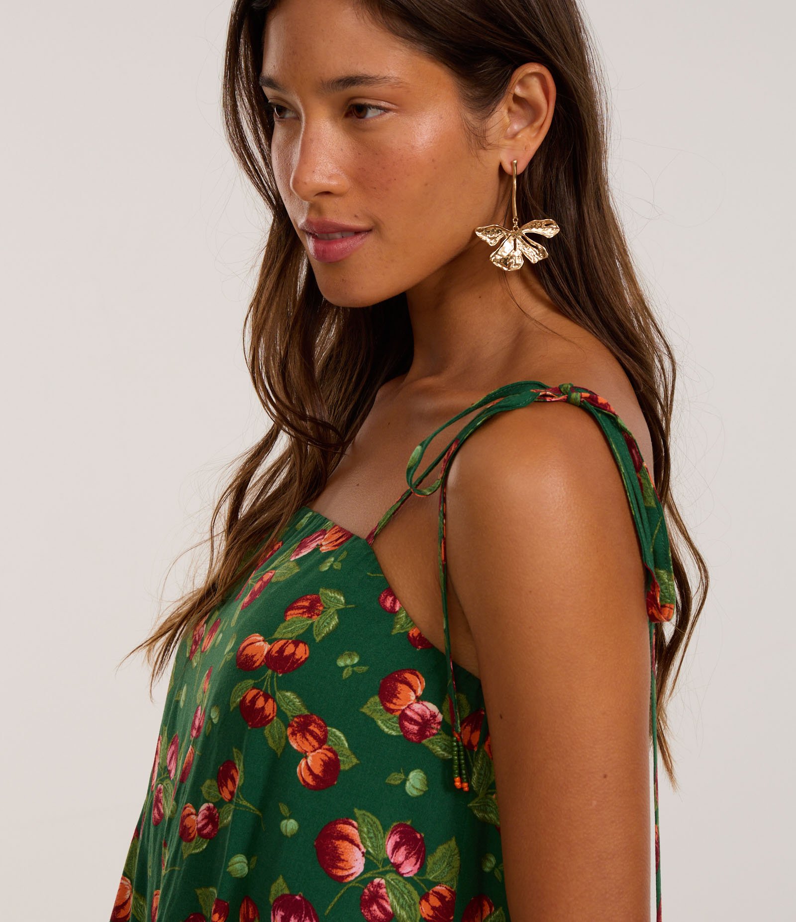 Macaquinho em Viscose com Amarração nas Alças e Estampa Tropical Verde 3