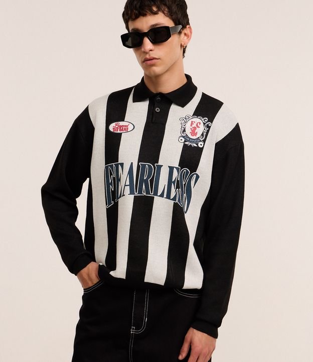 Camisa Polo Esportiva em Tricoline Listrada com Estampa Localizada e Lettering