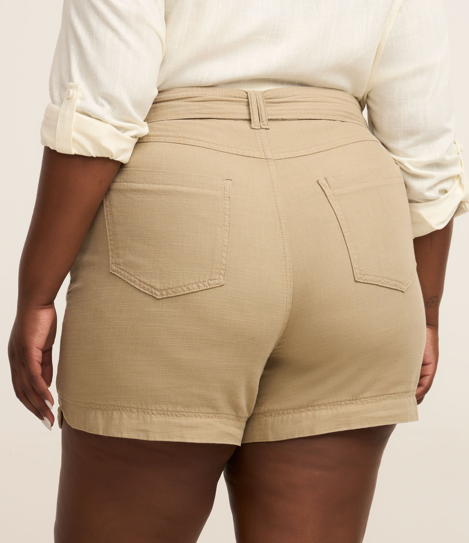 Short em Sarja com Cinto Curve & Plus Size Bege 3