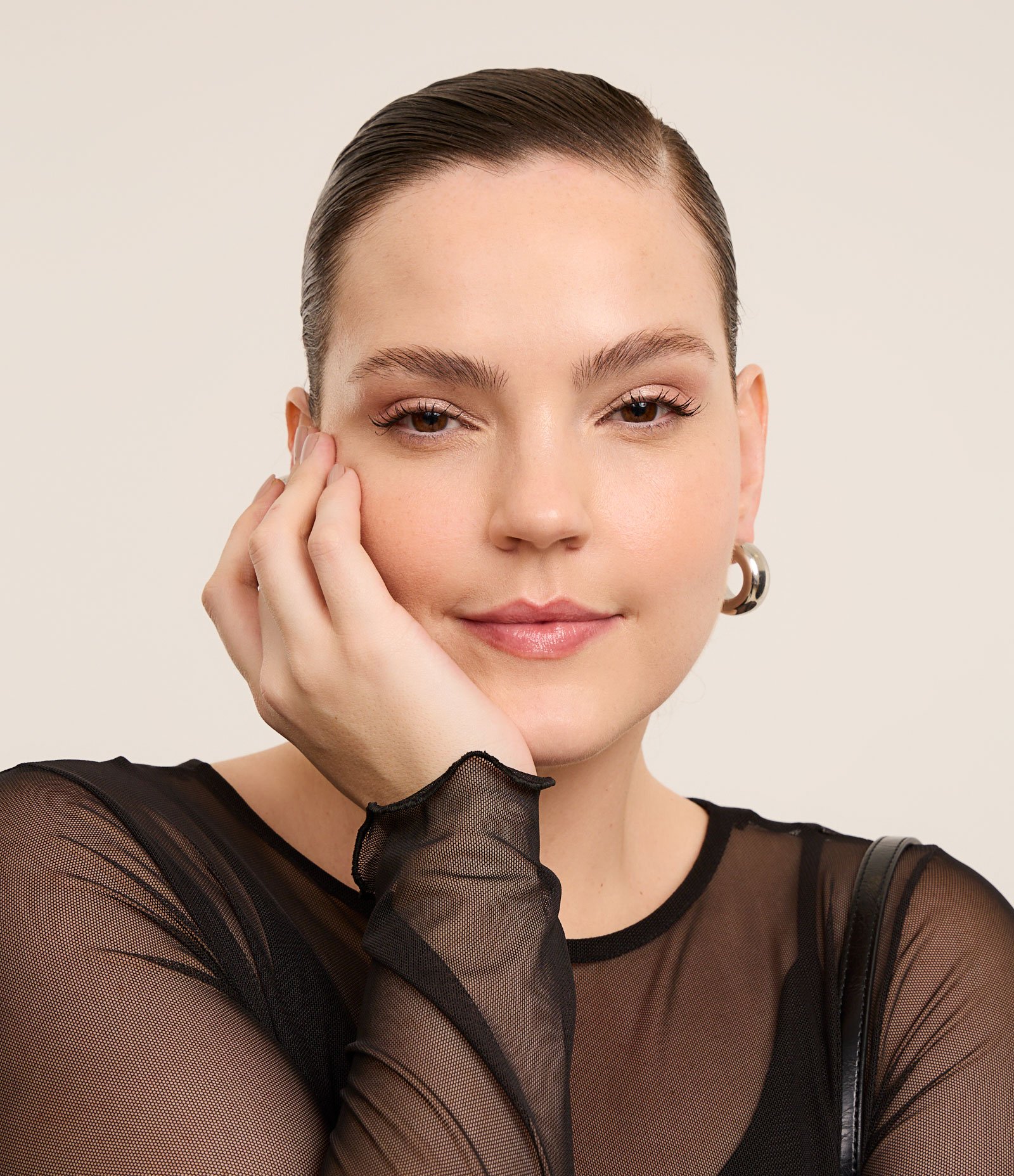 Vestido Curto em Tule com Manga Longa Curve & Plus Size Preto 5